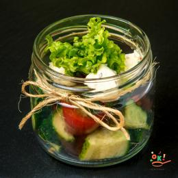 Салат овочевий з сирними кульками