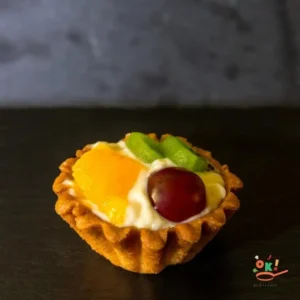 Фруктовий кошик із заварним кремом