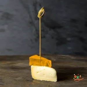 Канапе з сиром брі та апельсиновим мармеладом