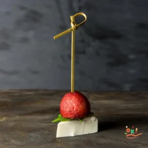 Канапе з сиром фета і томленим яблуком