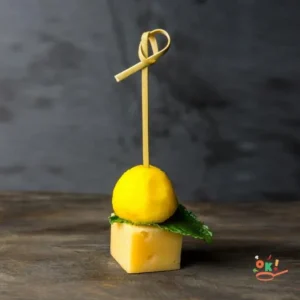 Сир маасдам з шафрановим яблуком