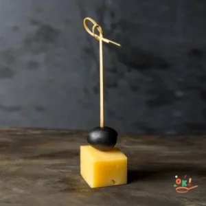 Твердий сир з маслиною