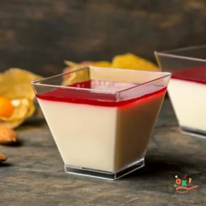 Ванільна панакота з полуничним конфі